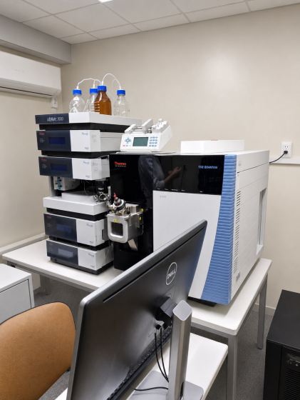 Thermo Scientific Dionex UltiMate 3000 UHPLC connected to a TSQ Quantiva mass spectrometer in the Core Chem Labs laboratory